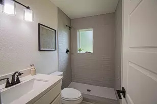 551 E Burks St, Pilot Point, TX 76258 - Photo 19