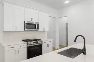 677 Tyronza Dr, Justin, TX 76247 - Photo 5