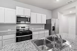 1912 Cherokee Ln, Cleburne, TX 76033 - Photo 5