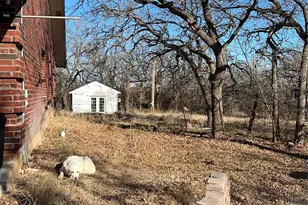 647 Co Rd 3657, Springtown, TX 76082 - Photo 19