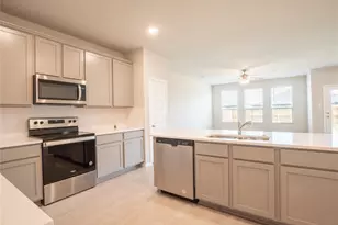 951 Hurstwood Dr, Van Alstyne, TX 75495 - Photo 1