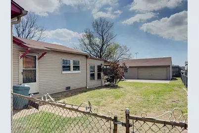 634 Oak Ridge Lane, Irving, TX 75061 - Photo 5