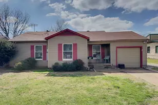 634 Oak Ridge Ln, Irving, TX 75061 - Photo 1