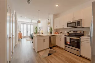 105 S Bishop Ave, Dallas, TX 75208 - Photo 1