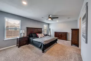 225 Ridgeland Oaks Dr, Fort Worth, TX 76120 - Photo 13