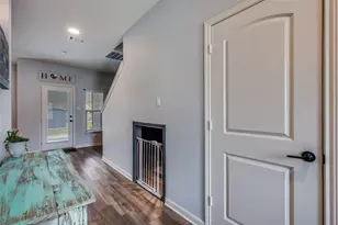 225 Ridgeland Oaks Dr, Fort Worth, TX 76120 - Photo 3