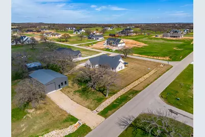 2001 Pinetree Post, Weatherford, TX 76087 - Photo 3