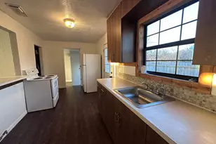 211 Sunnyside Dr, Waxahachie, TX 75165 - Photo 9