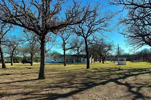 289 Co Rd 3550, Paradise, TX 76073 - Photo 3