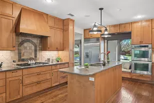 10612 De Bercy Ct, Dallas, TX 75229 - Photo 15