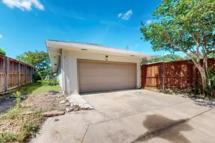 7116 Town Bluff Dr, Dallas, TX 75248 - Photo 11