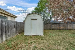 5724 Puerto Vallarta Dr, North Richland Hills, TX 76180 - Photo 39