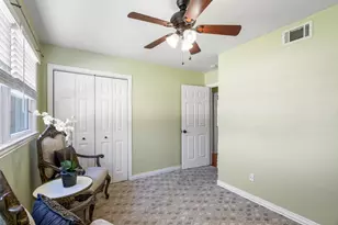 1702 Hendrix Dr, Irving, TX 75061 - Photo 15