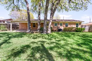 1702 Hendrix Dr, Irving, TX 75061 - Photo 19