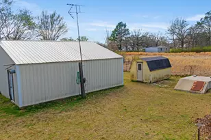 315 County Rd 44100, Powderly, TX 75473 - Photo 21