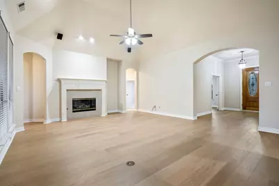 1806 E Branch Hollow Drive, Carrollton, TX 75007 - Photo 7