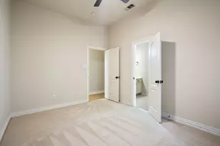 1806 E Branch Hollow Dr, Carrollton, TX 75007 - Photo 23