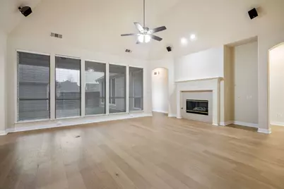 1806 E Branch Hollow Drive, Carrollton, TX 75007 - Photo 9