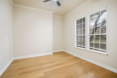 1806 E Branch Hollow Drive, Carrollton, TX 75007 - Photo 3