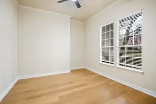 1806 E Branch Hollow Dr, Carrollton, TX 75007 - Photo 3