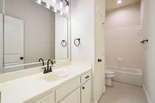 1806 E Branch Hollow Dr, Carrollton, TX 75007 - Photo 21