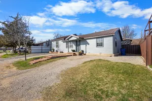 1409 18th St, Bridgeport, TX 76426 - Photo 3