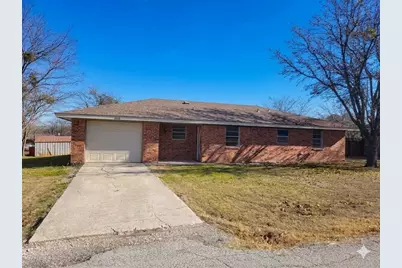 305 Sierra Vista Drive, Chico, TX 76431 - Photo 1