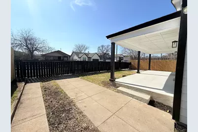847 E Powell Avenue, Fort Worth, TX 76104 - Photo 21