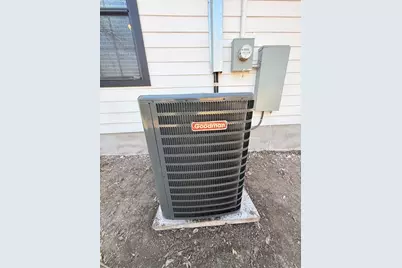 847 E Powell Avenue, Fort Worth, TX 76104 - Photo 23