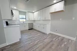 847 E Powell Ave, Fort Worth, TX 76104 - Photo 9