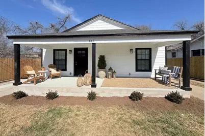 847 E Powell Avenue, Fort Worth, TX 76104 - Photo 1