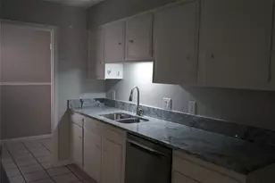 2443 N Graham Dr, Arlington, TX 76013 - Photo 7