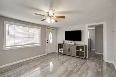 3618 Palacios Avenue, Dallas, TX 75212 - Photo 7