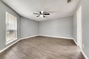 2203 Placid Dr, Carrollton, TX 75007 - Photo 5