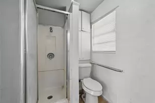 2813 E Rosedale St, Fort Worth, TX 76105 - Photo 13