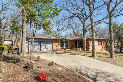 604 Oakwood Avenue, Hurst, TX 76053 - Photo 1
