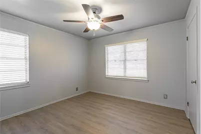 604 Oakwood Avenue, Hurst, TX 76053 - Photo 17