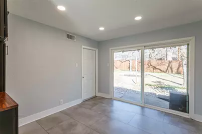 604 Oakwood Avenue, Hurst, TX 76053 - Photo 11