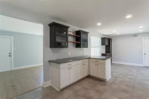 604 Oakwood Ave, Hurst, TX 76053 - Photo 9