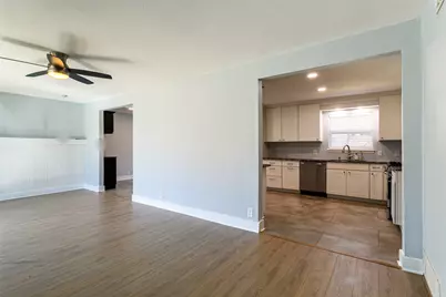 604 Oakwood Avenue, Hurst, TX 76053 - Photo 13