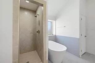 6301 Meadowglen Dr, Arlington, TX 76018 - Photo 13