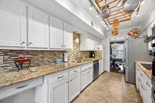 3773 Weeburn Dr, Dallas, TX 75229 - Photo 9