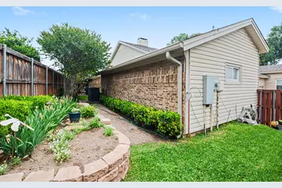 2019 Whippoorwill Lane, Carrollton, TX 75006 - Photo 23