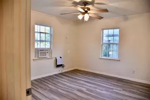 1111 Sanders St, Bowie, TX 76230 - Photo 9