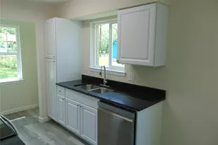 9912 Bluffcreek Dr, Dallas, TX 75227 - Photo 13