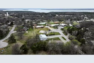 197 Quail Creek Circle, Pottsboro, TX 75076 - Photo 3