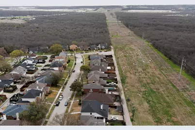 875 San Jacinto Drive, Grand Prairie, TX 75052 - Photo 39