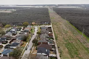 875 San Jacinto Dr, Grand Prairie, TX 75052 - Photo 39