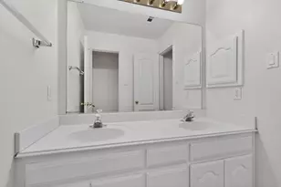 875 San Jacinto Dr, Grand Prairie, TX 75052 - Photo 23