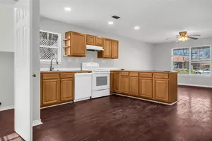 1602 W Elm St, Denison, TX 75020 - Photo 9